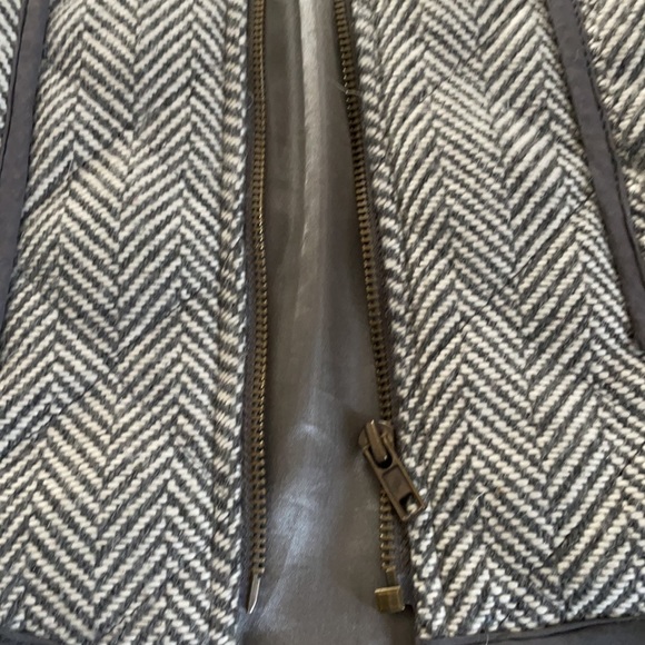 Tweed Vest - Picture 2 of 3